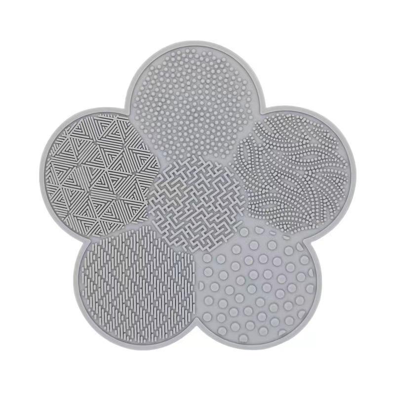 Silicone Apple-Shaped Makeup Brush Cleaning Pad with Suction Cups