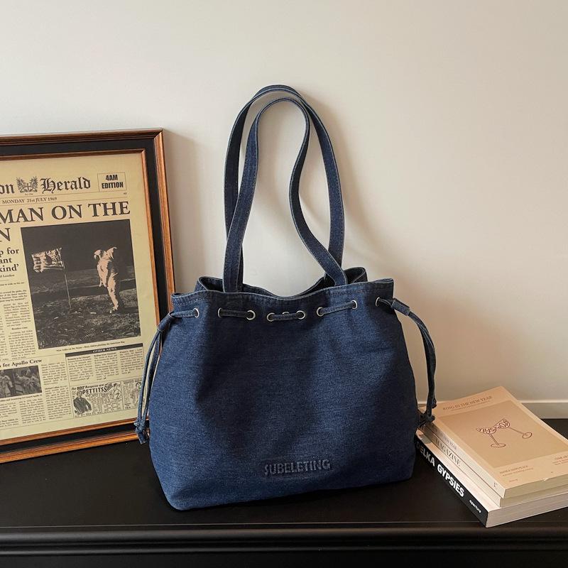 

Women s 2026 Spring/Summer Large Denim Canvas Tote: Versatile Simple Shoulder Bag темно-синього кольору