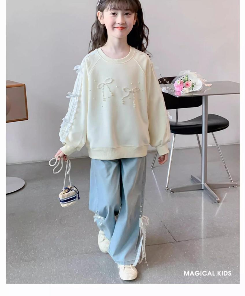 Versatile Girls' Round Neck Pullover Hoodie for Spring and Autumn - Stylish and Sweet for Older Children