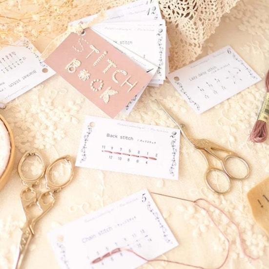 Stickstichbuch-Set DIY Stickerei Nachschlagewerk Stichanleitung Fäden Nadeln Schere Nähwerkzeug-Set Tragbares Stickerei-Set für Anfänger