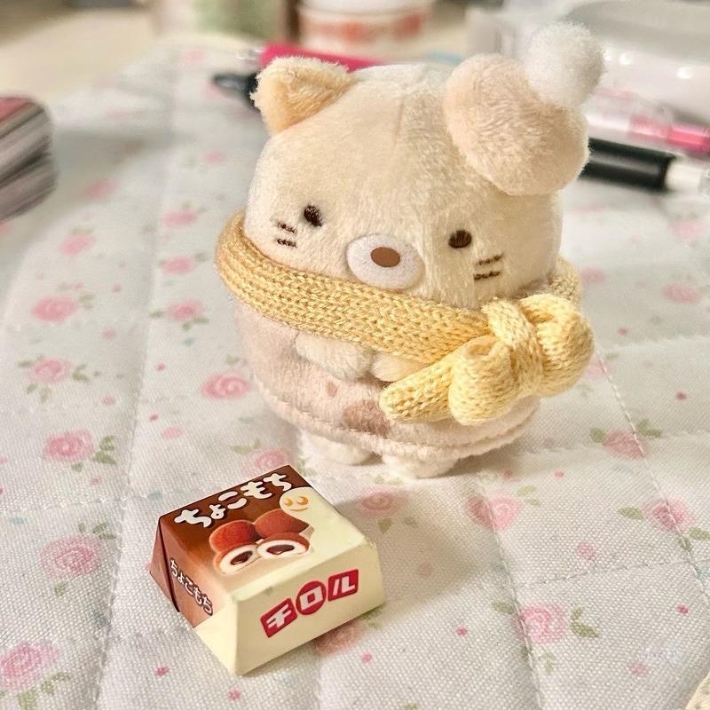 NEW Winter Collection SumikkoGurashi Plush Ornaments Sumikko Gurashi Figurine Scarf Neko Cartoon Kawaii Cat Stuffed Animals Toy