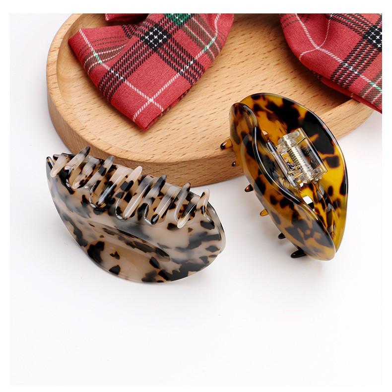 Premium French Acetate Tortoiseshell Claw Clip - Shell-Shaped Retro Hair Accessory for Styling Buns