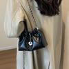 Niche Design Premium Chain Messenger Bag Large Capacity Shoulder Pleated Cloud Bag Fashionable And Simple Versatile Bucket Bag