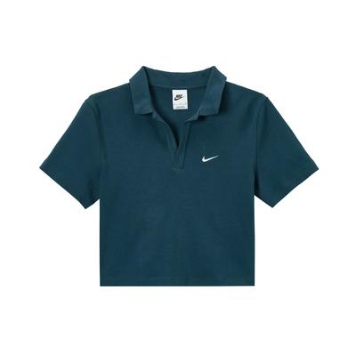 Sportswear Essentials Series Besticktes Logo Kurz Slim Fit Poloshirt Damen Poloshirts Tiefsee-Blau Segel DV7885478