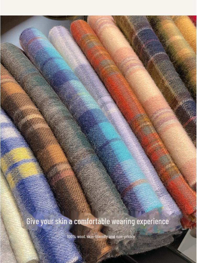 Timeless British Plaid Scarf: Classic Australian Wool for Winter - Women's Gray & White Retro Neckwear
