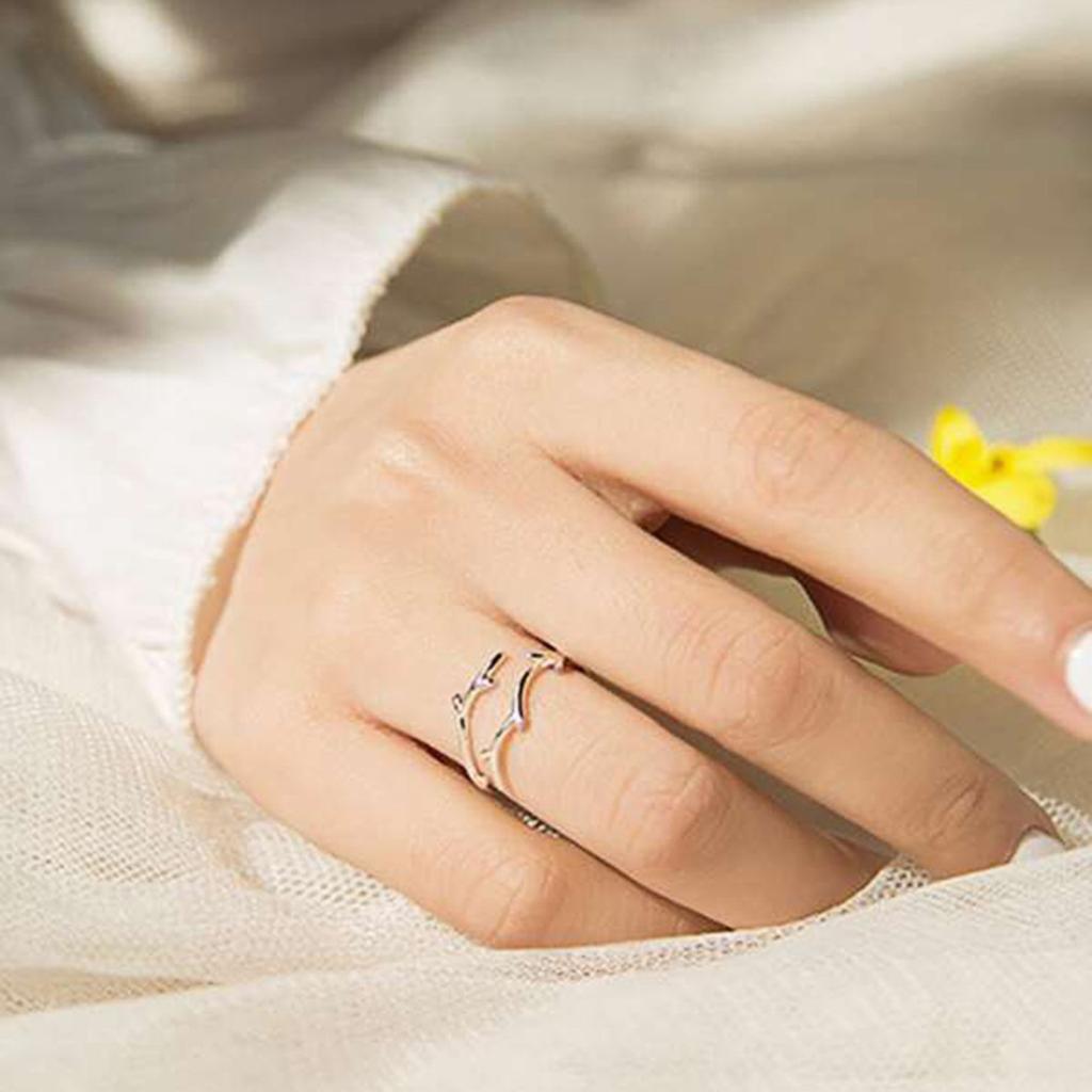 Anello Aperto Regolabile con Design Minimalista a Ramo d'Albero Argentato Anello Moda Delicato Ispirato alla Natura per Donne