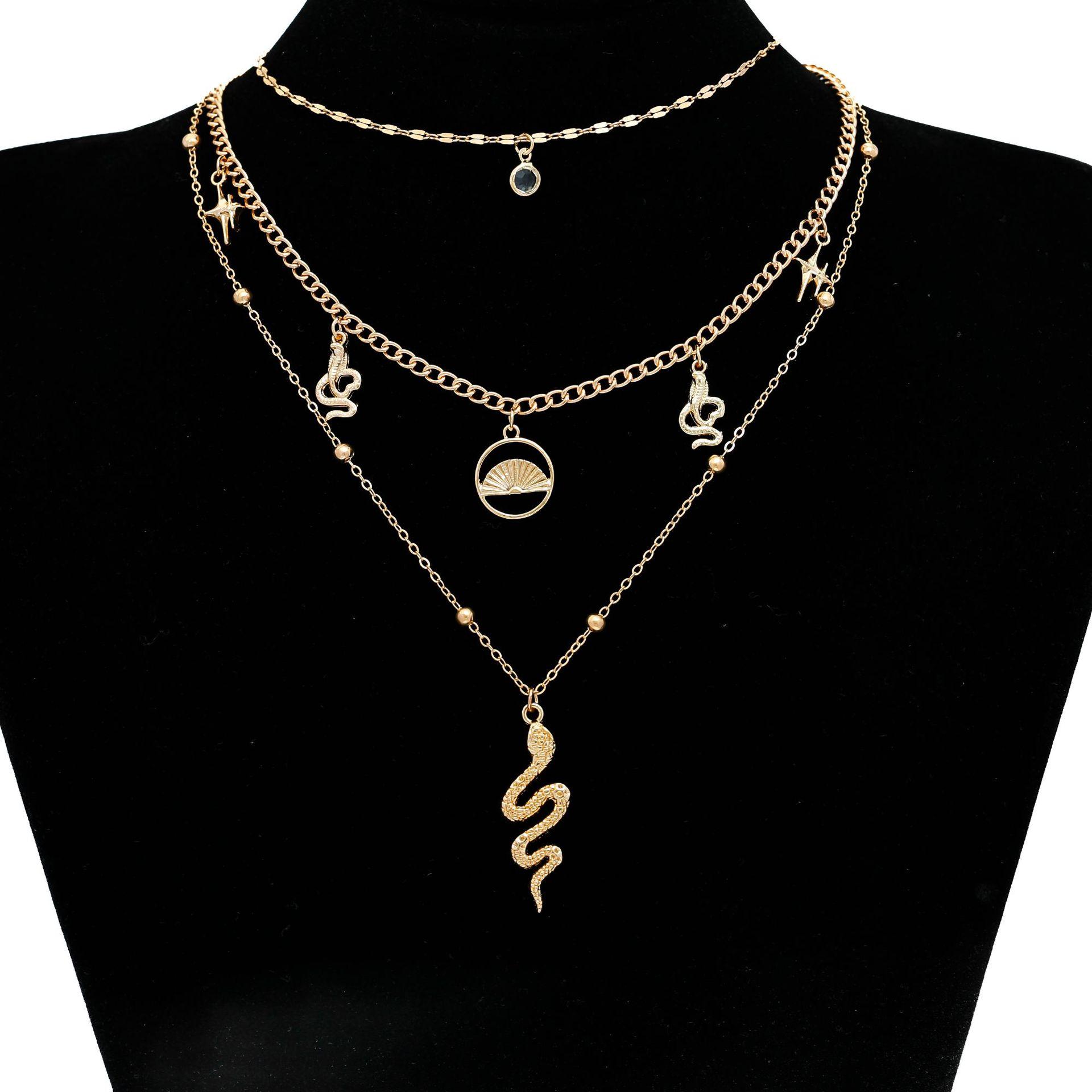 

Модная короткая цепочка-колье с животным змеей, цепочка для ключицы, темпераментная, универсальная, с маленькой змеиной подвеской, многослойное женское ожерелье