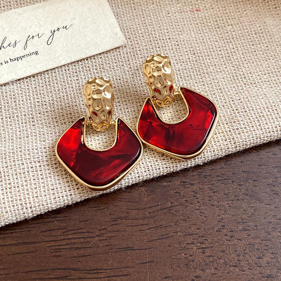 Silver needle pleated rhombus pendant earrings retro court style temperament versatile earrings light luxury high-end earrings