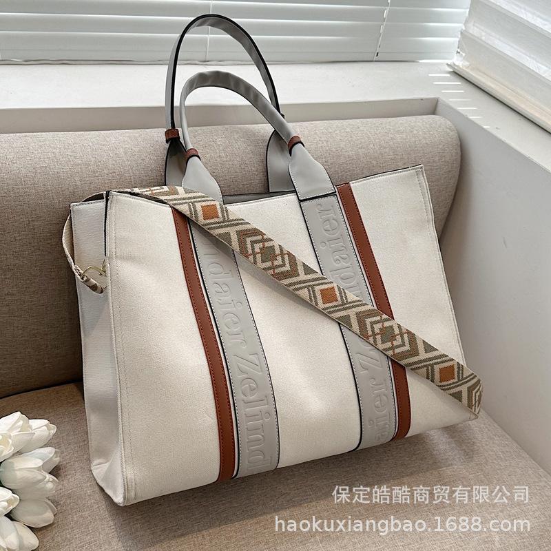 Canvas Bag Women's Large Capacity 2025 New Fashion Versatile Spring and Summer Shoulder Messenger Bag Portable Commuter Tote Bag