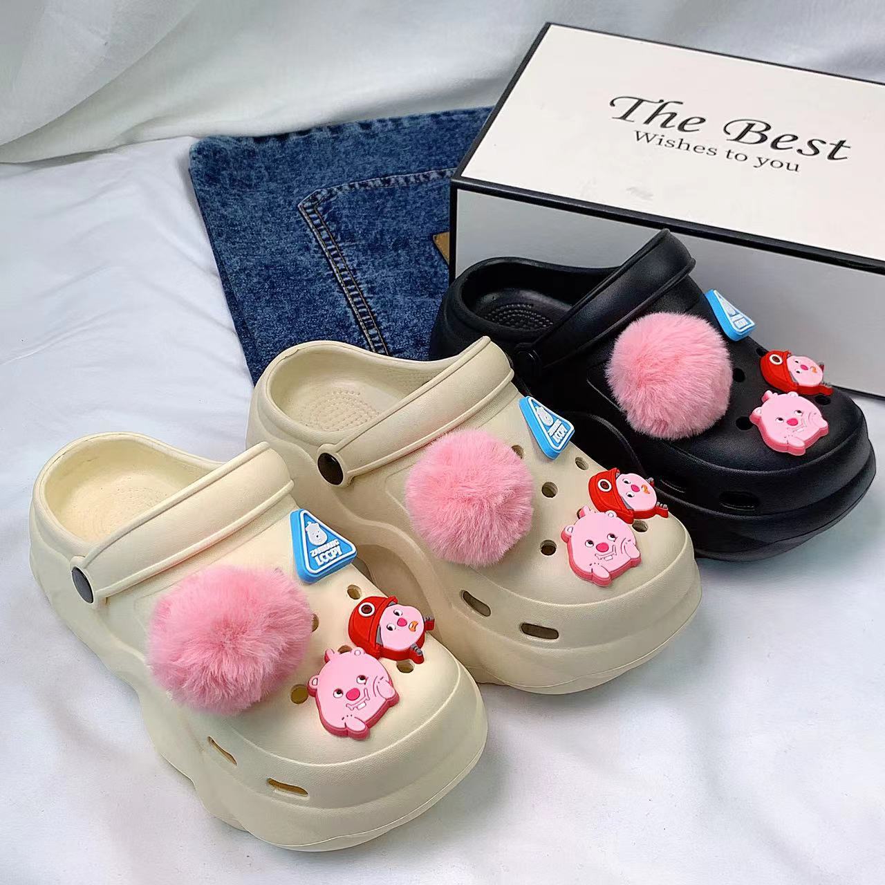 

New hole shoes summer wear pink hairball piggy suit student slippers female 35-36