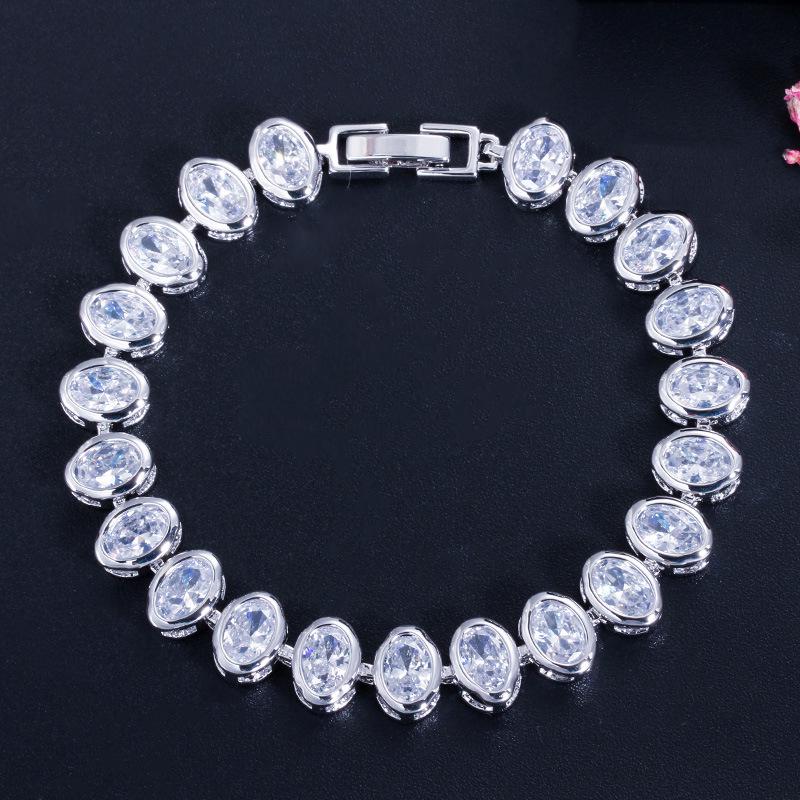 Bijoux Populaires, Bracelet Élégant Atmosphérique, Incrusté de Zircon Aaa Plaqué Platine Bijoux pour Femmes.