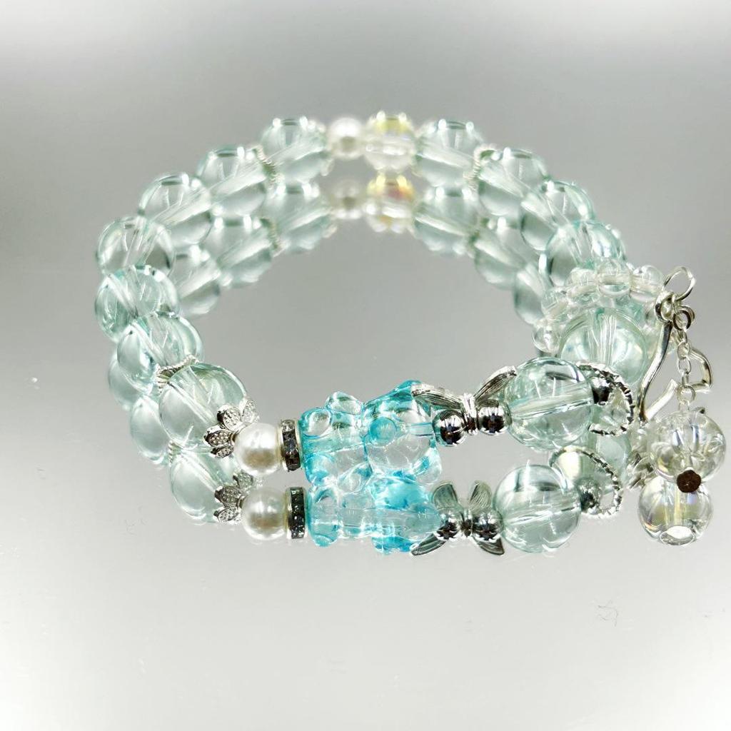 Ice Crystal Glass Beaded Bear Bracelet: Versatile, Elegant, and Trendy.