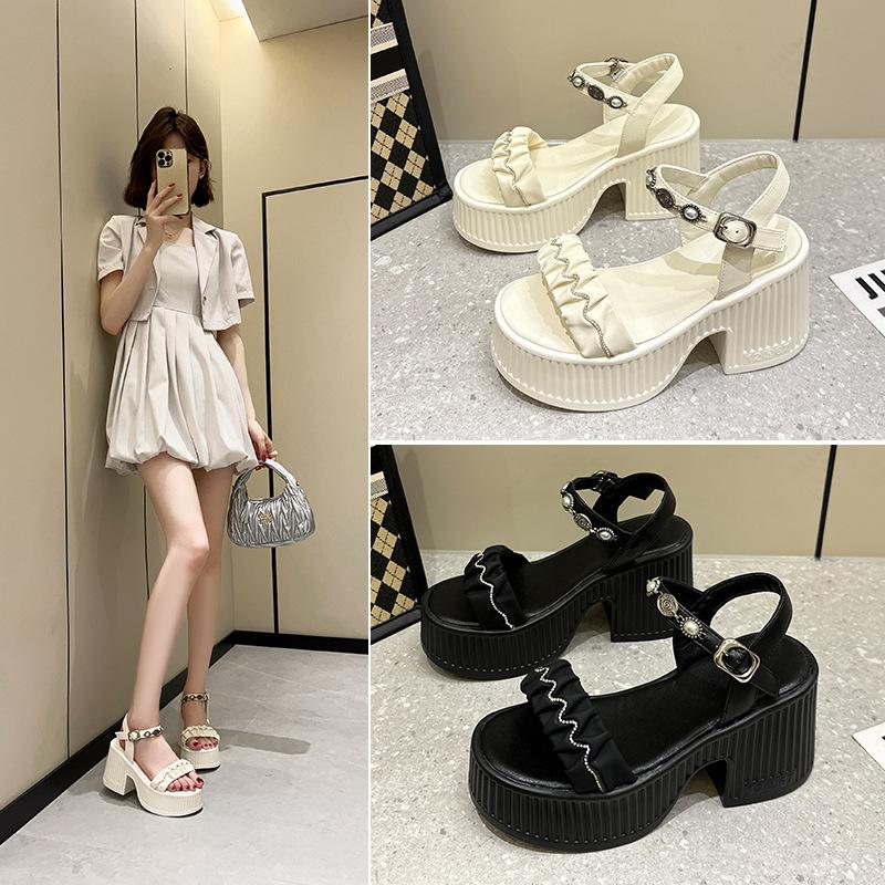 Rhinestone sandals 2025 summer new popping board Internet celebrity muffin platform Internet celebrity Roman women sandals