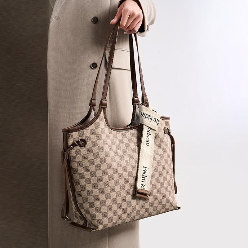 Tote Bag Women 2025 New Fashion Diamond Large-capacity Bag Commuting To Work Versatile Shoulder Bag Underarm Bag Women