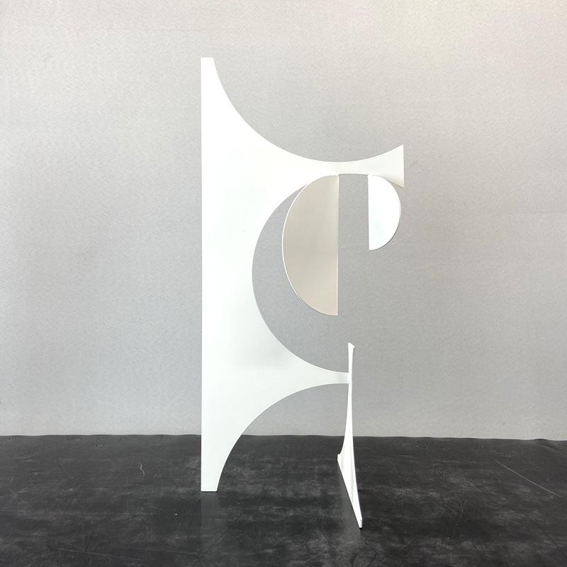 

Современные простые черные металлические геометрические орнаменты Креативные художественные украшения для гостиной Модель дома Офис продаж Мягкие украшения