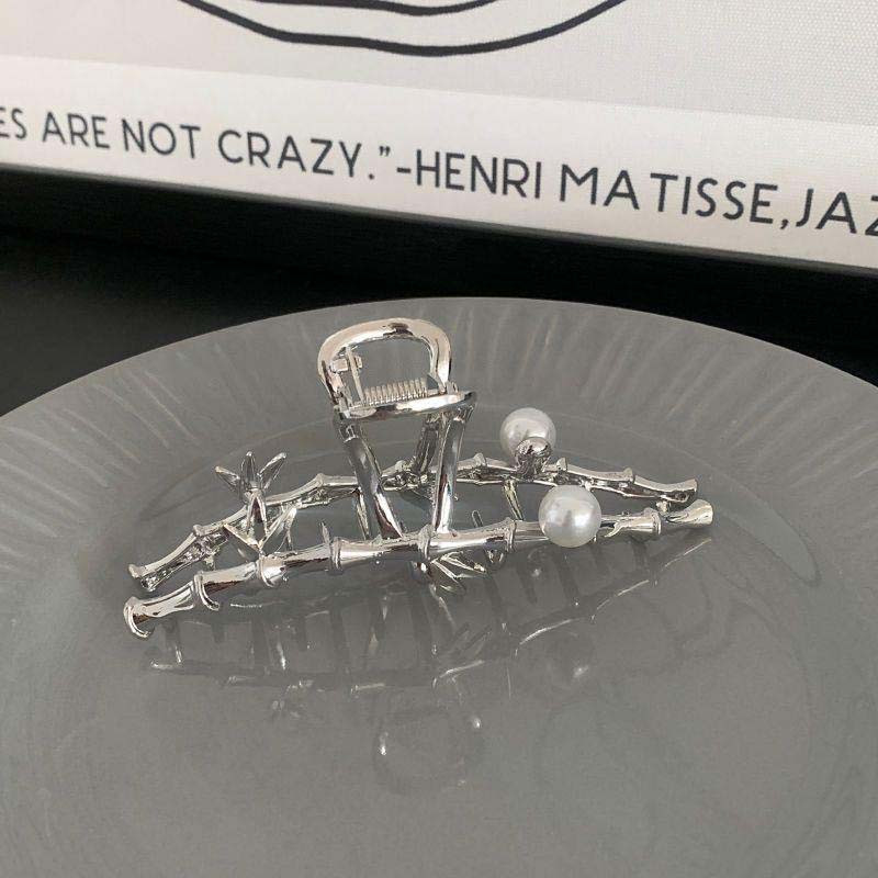 

Fashion Metal Bamboo Pearl Hair Claw For Women Simple Silver Color Large Shark Clip Hair Grab Clip Headdress Hair Accessories