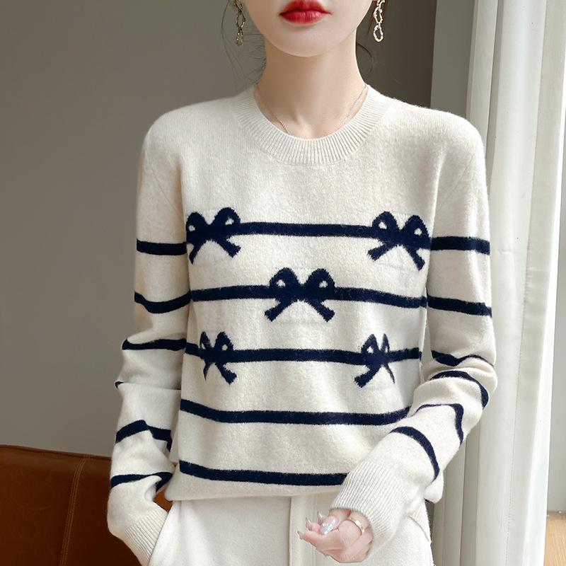 Women's Wool Round Neck Color Block Sweater - Loose Knit Long Sleeve