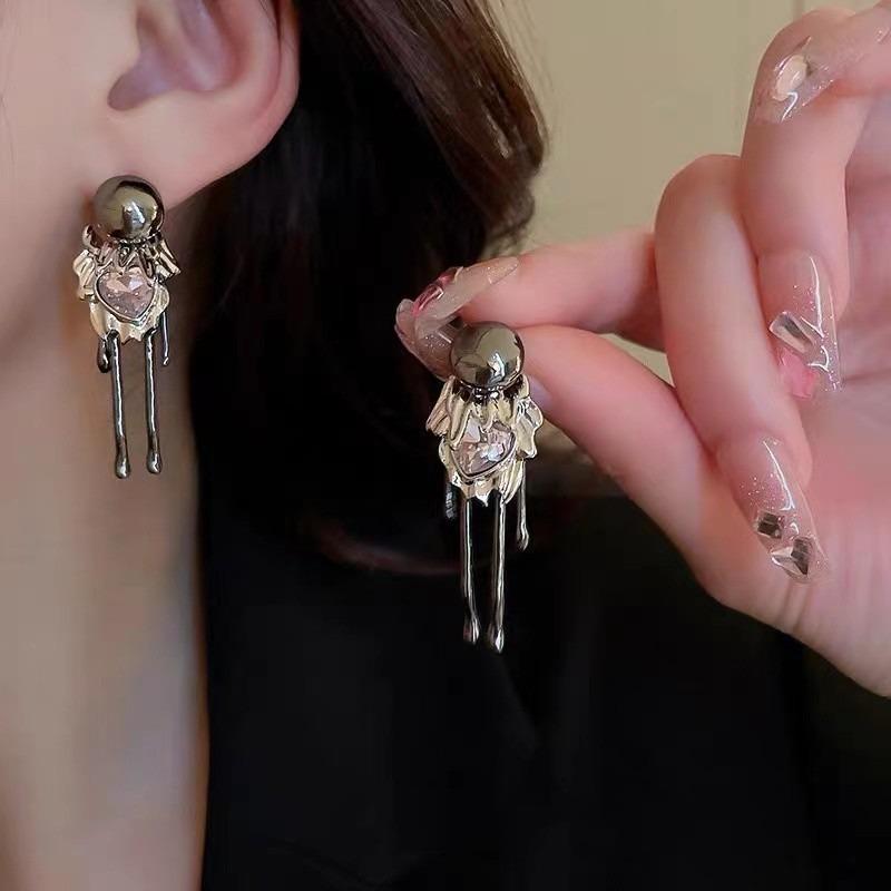 Liquid Metal Stud Earrings for Women Trendy Round Rhinestones Irregular Geometry Earrings Trendy Cute Statement Jewelry