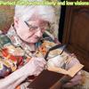 Magnifying Glass with Light Folding Handheld Magnifying Glass with 3x Magnification Rectangular Magnifying Glass with LED and Newspaper Reading To