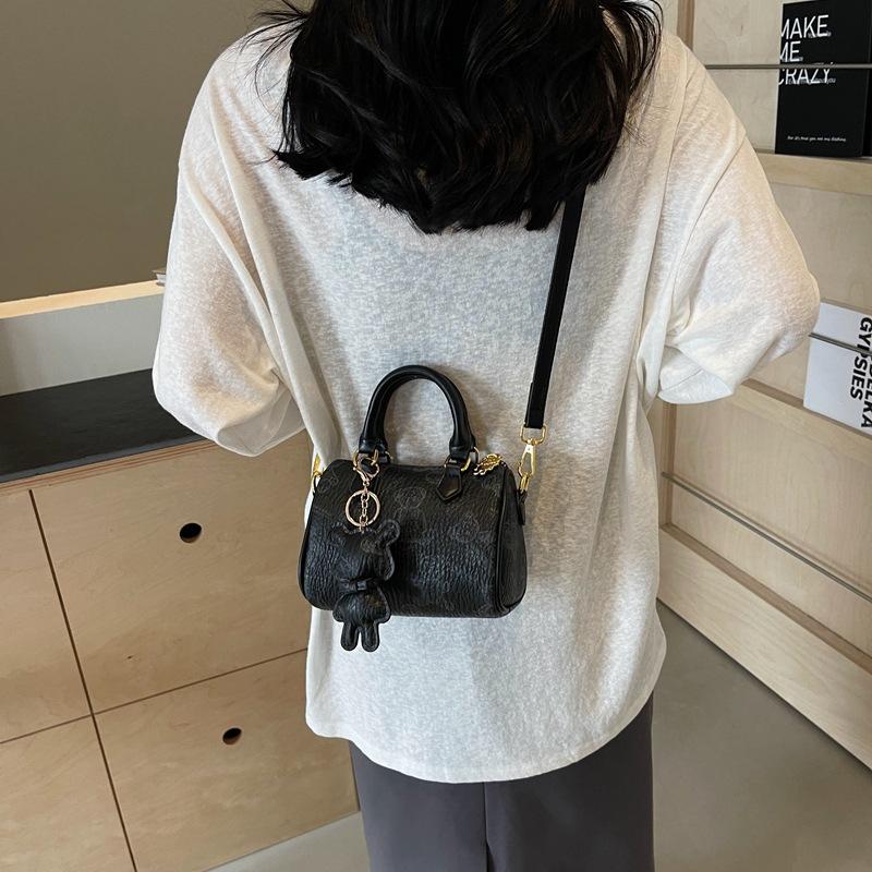 Premium sense niche bag women's summer 2025 new fashion versatile messenger bag popular portable Boston bag