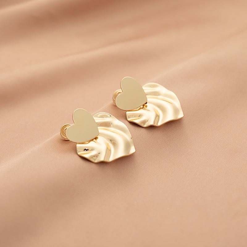 New Metal Heart-shaped Earrings Stylish Mosquito-repellent Holder Without Ear Holes Ear Clips