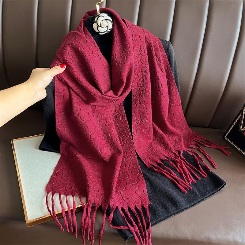 New Embossed Cashmere Women's Winter Scarf Warm Chunky Shawl Luxury Designer Tassels Pashmina Bufanda Lady Wrap Man Scarves