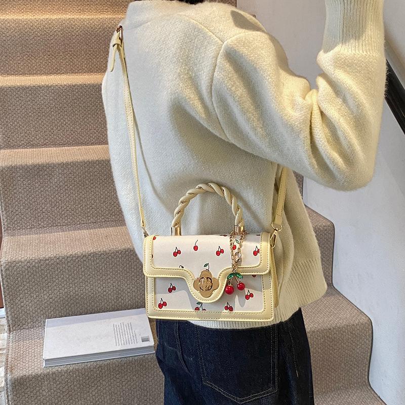 Premium texture fashion handbag women's U2025 new trendy niche messenger bag versatile small square