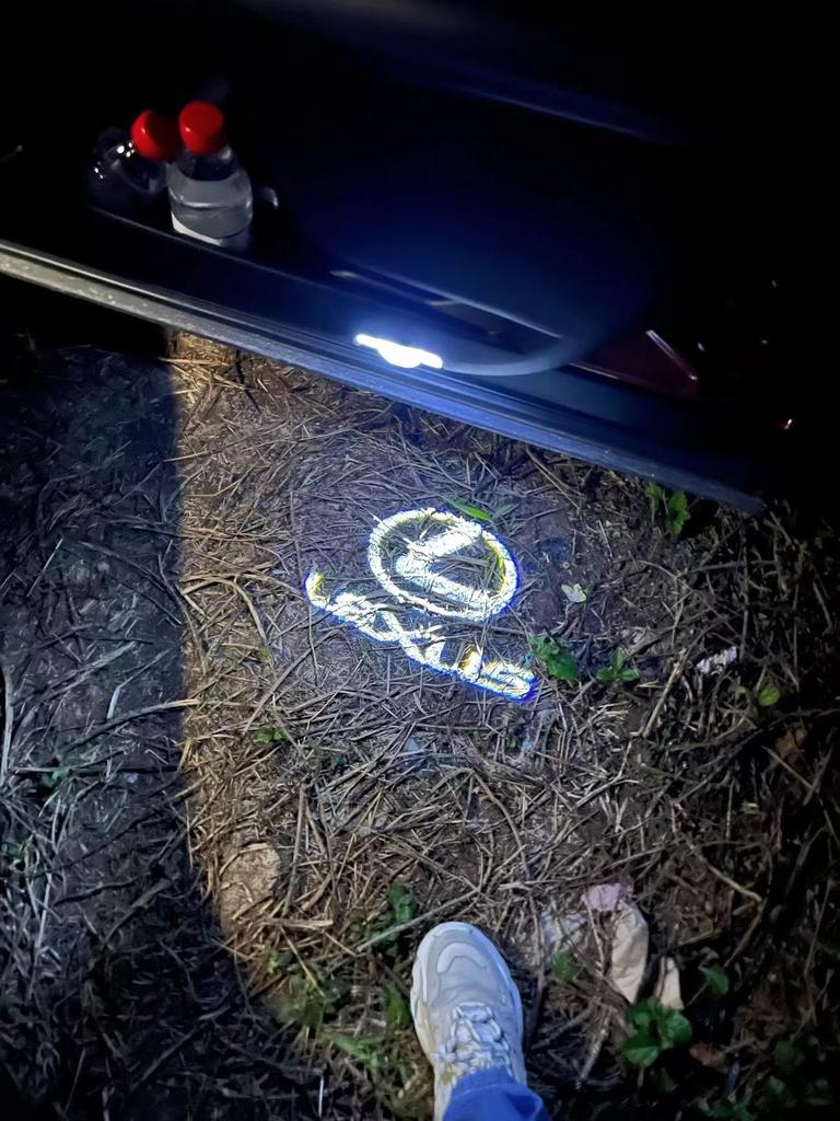 PHL1  2026 Hot Interior Stickers 2Pcs LED Car Welcome Door Lights Emblem Accessory For Lexus F SPORT GX460 Ct200h IS250 ES 220D IS200