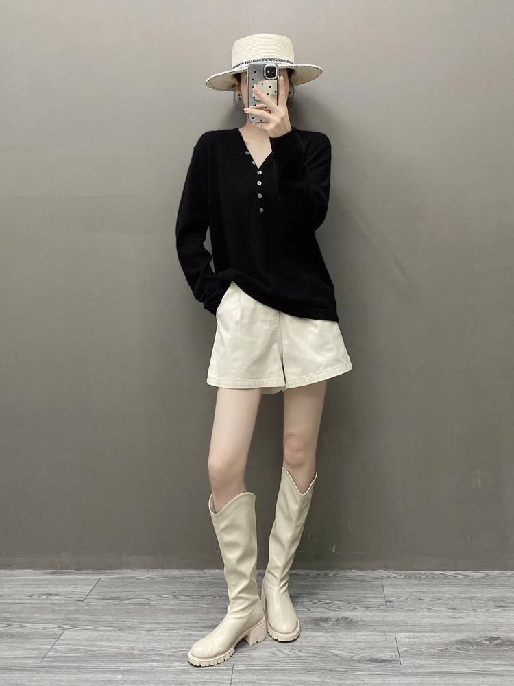 Women's Versatile V-Neck Cashmere Sweater - Loose Fit, Buttoned, Lazy Style Knitwear for Autumn/Winter