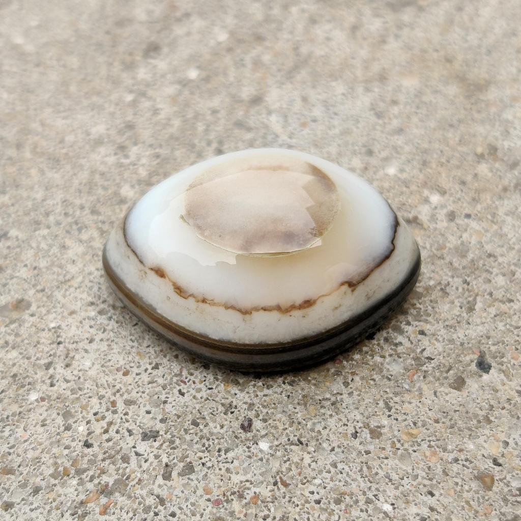 Loose Banded Eye Agate Cabochon Gemstone, 44.60 Carat Stone, 26x19x12 MM Size.