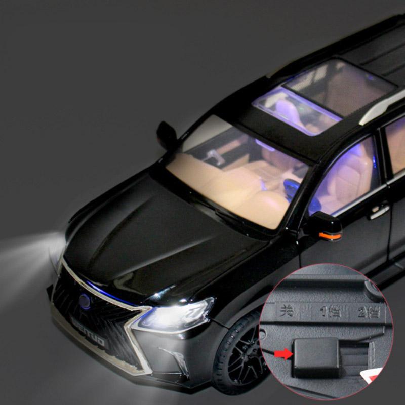 1/18 LEXUS LX570 SUV Toys Alloy Car Model Diecast Metal Giant Off-Road Vehicle Simulation Sound Light Hobbies Collectible Kid Toy Gift