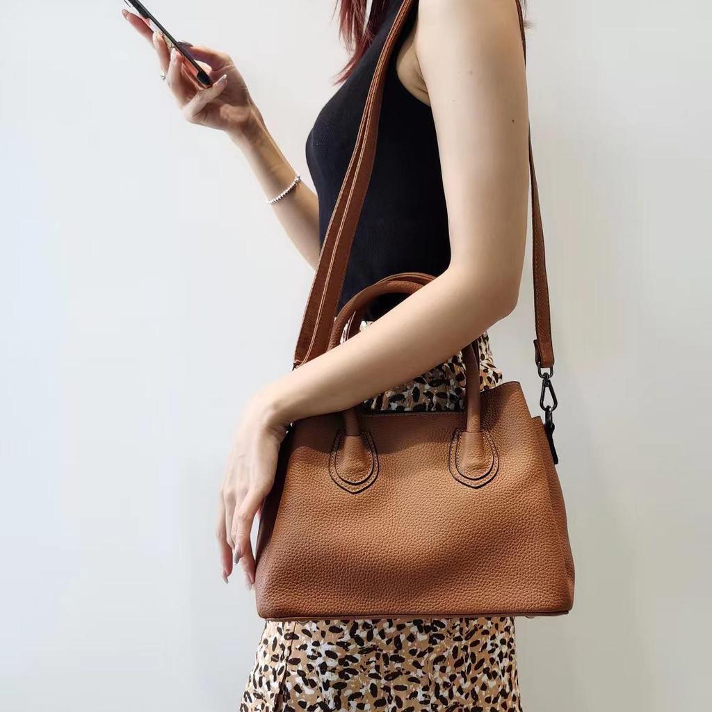 2025 Women's Genuine Leather Tote: High-End, Large Capacity, Commuter Handbag