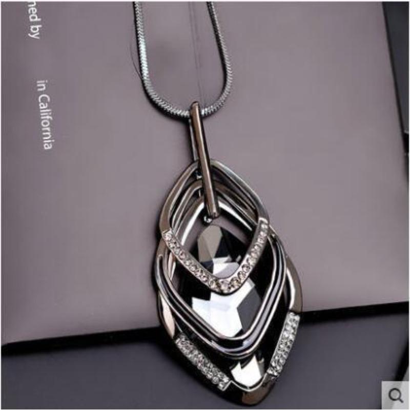 Personalized Geometric Irregular Long-style Sweater Chain - Elegant and Versatile Clothing Accessory Necklace