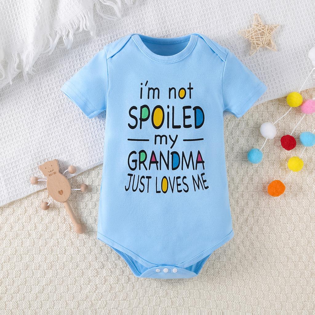 6–9 Monate Neugeborenes Baby "Ich bin nicht verwöhnt, meine Oma liebt mich einfach" Aufdruck Baumwolle Kurzarm Einteiler