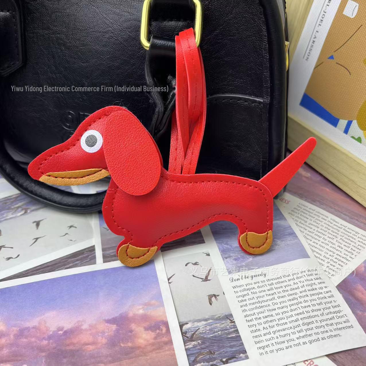 

Брелок в виде щенка таксы: Милая подвеска в виде собаки для сумок и машин — идеальный креативный подарок красный