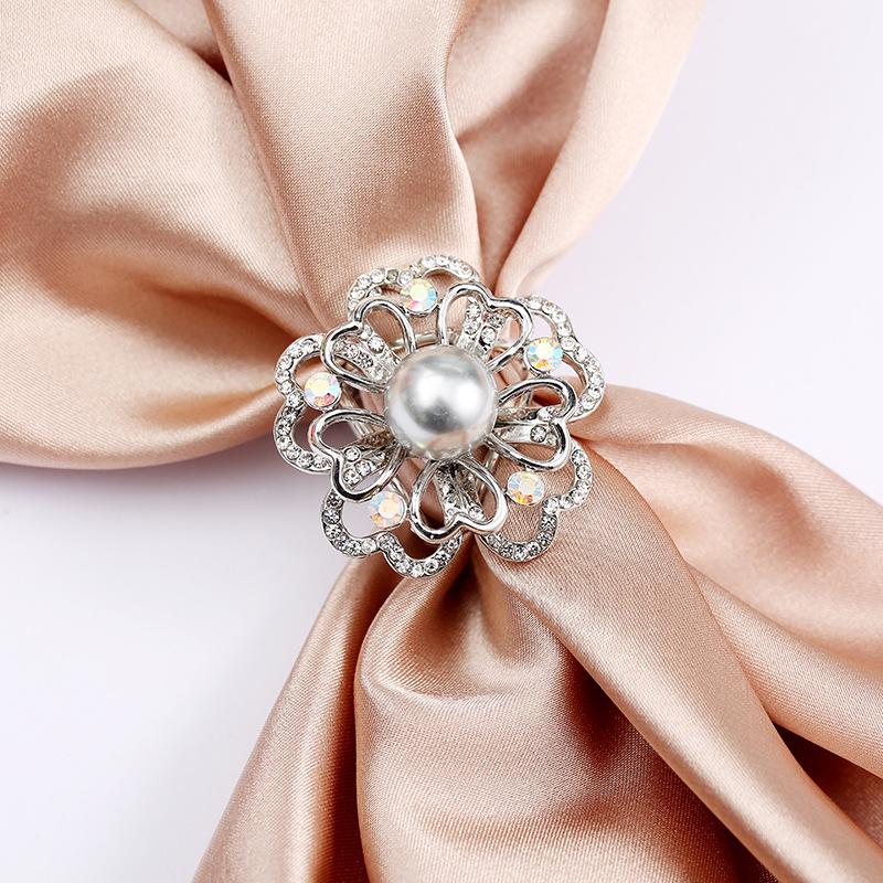 

SKEDS Elegant Women Girls Creaive Flower Crystal Scarf Pins Brooches Classic Luxury Lady Exquisite Travel Accessories Jewelry