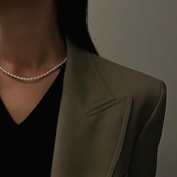 LILY Pearl Necklace (White)