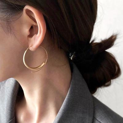 Verhindern Sie Allergien, silberfarbene, übertriebene Ohrringe für Frauen, trendige, vergoldete Ohrringe, eleganter Brautschmuck
