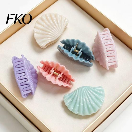 Shiny Shell Design Hair Clip Strong Grip Claw, Pearlescent Gradient Clip, Gentle Hold Lightweight Portable Accessories for Daily Wear