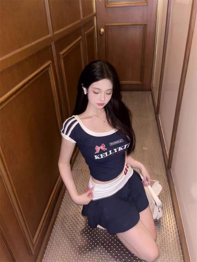 Women's Summer 2025 Retro U-Neck Short Sleeve T-shirt: Hot Girl Casual Street Style, Wear Two Ways