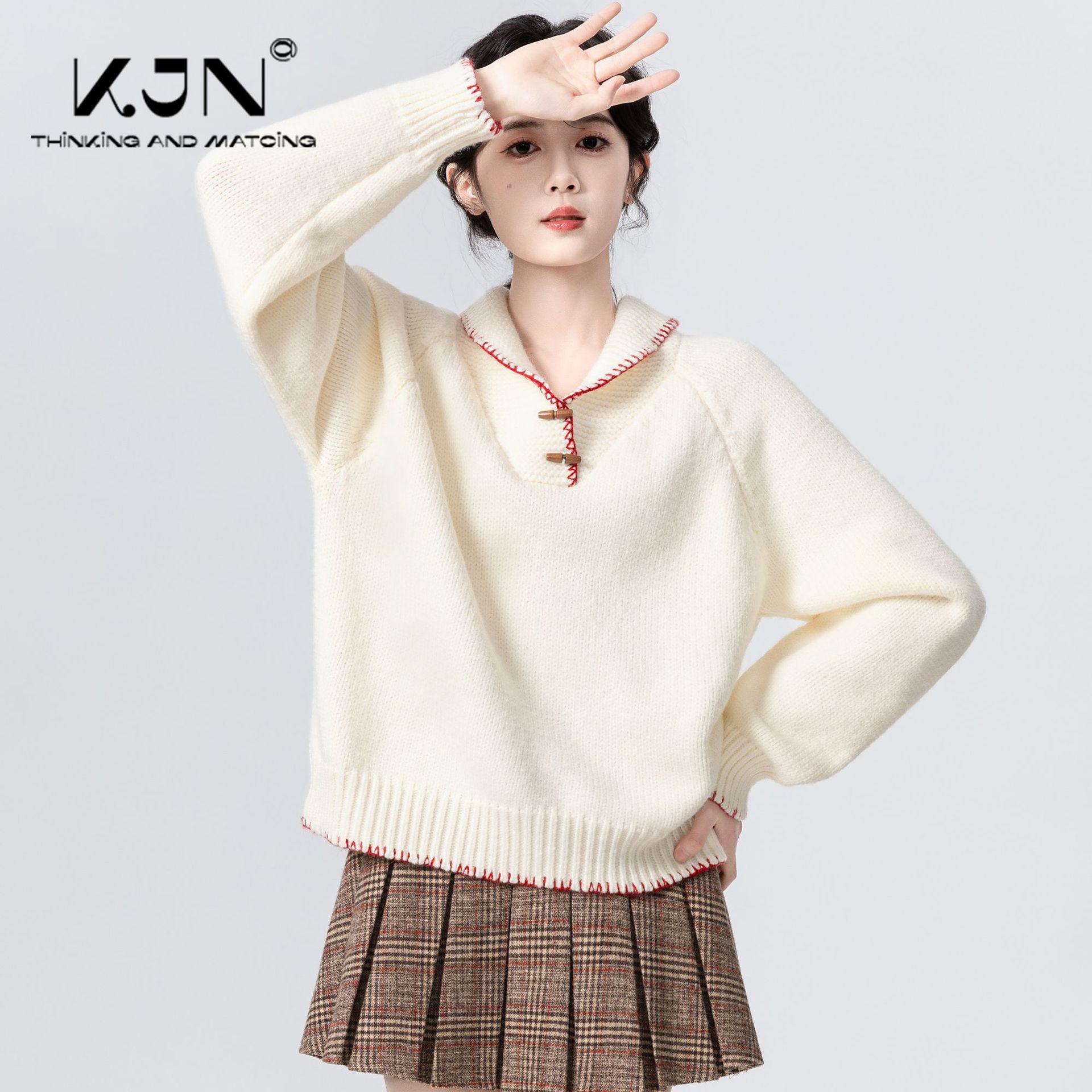 Женский серый джемпер с воротником-поло и застежкой-тоггл Свободный толстый вязаный пуловер ОсеньЗима 2025 One Size бежевый 2200₽