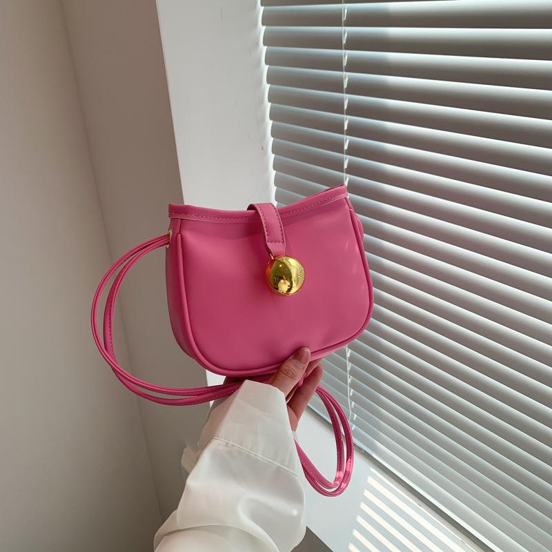 

Нішева дизайнерська сумка 2024 весна нова мода однотонна сумка через плече під пахву інтернет-знаменитість проста повсякденна маленька квадратна сумка рожевий