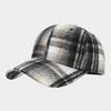 Britischer Stil literarische und Retro karierte Woll-Baseballkappe für Männer und Frauen Herbst und Winter Outdoor-Mode thermische Schirmmütze