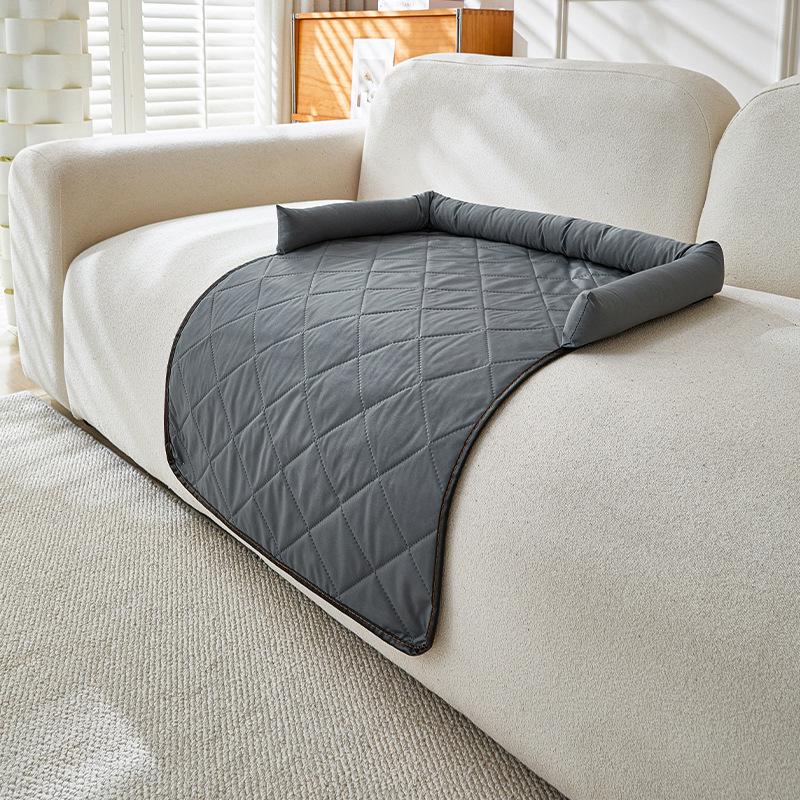 Plush Non-slip Pet Mat: Thickened Sofa Bed for Cats and Dogs