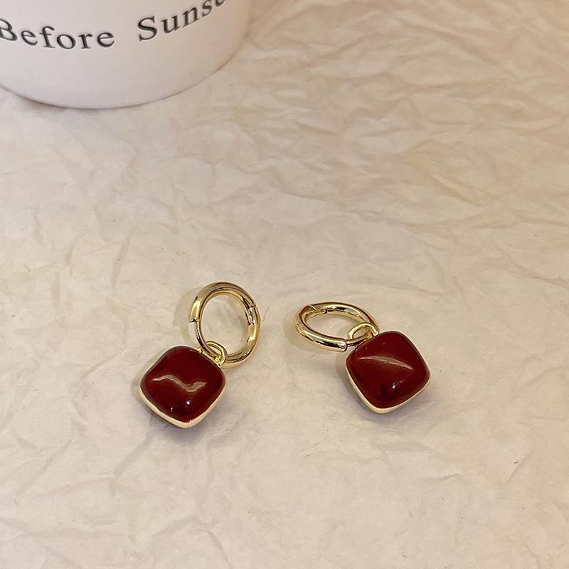 2024 Exquisite High-End Retro Silver Needle Red Heart Flower Earrings for Women