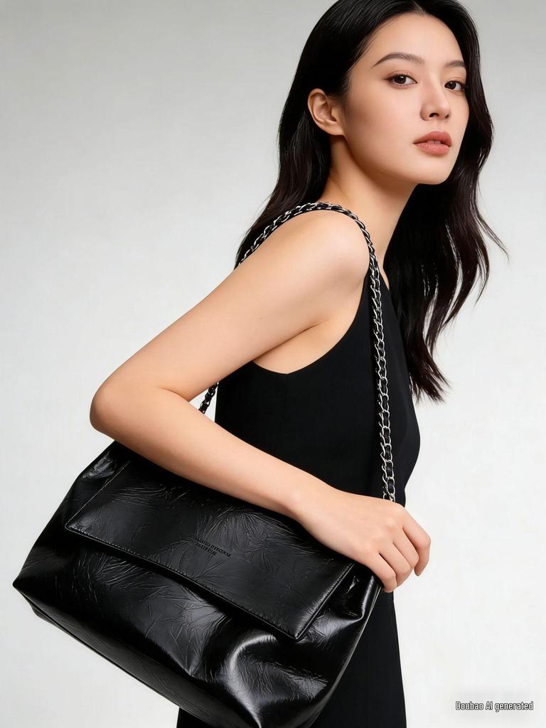 Solid Color Retro Women's Chain Bag: Large Capacity Autumn/Winter Shoulder & Crossbody Bag