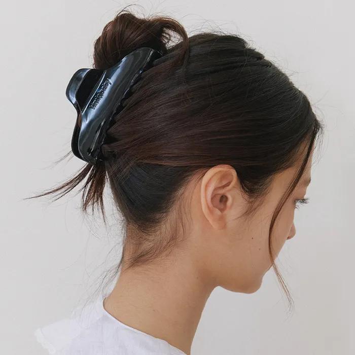 kinda essential large hair clip - black