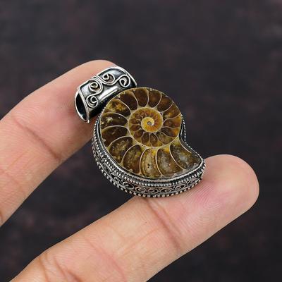 Κρεμαστό μενταγιόν Ammonite Fossil Vintage μενταγιόν 925 στερλίνα ασημένιο μενταγιόν Ammonite Fossil πολύτιμος λίθος Χειροποίητο ολοκαίνουργιο μενταγιόν δώρο για τη μαμά