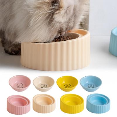 Gatti – Distributori di cibo e acqua per gatti