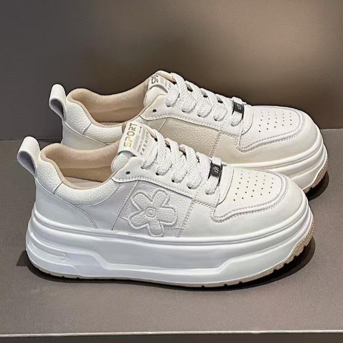 

Leather little white shoes women s autumn and winter new lightweight board shoes versatile thick-soled height-increasing sports and leisure shoes 40
